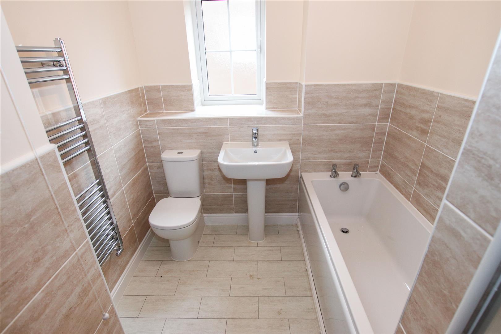FIRST FLOOR FOUR PIECE BATHROOM